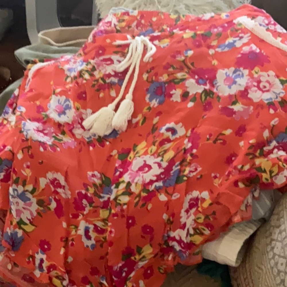 Spell Revolver Floral print shorts L - Picture 7 of 9